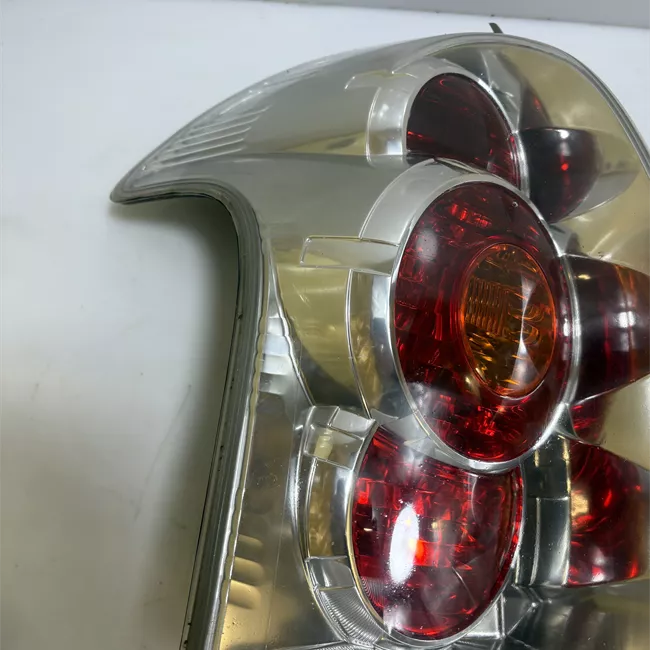 Fanale posteriore sinistro 07>