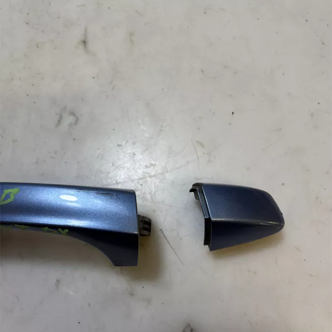 Maniglia porta anteriore destra primer