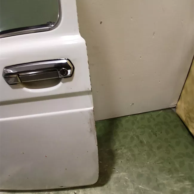 Porta anteriore sinistra