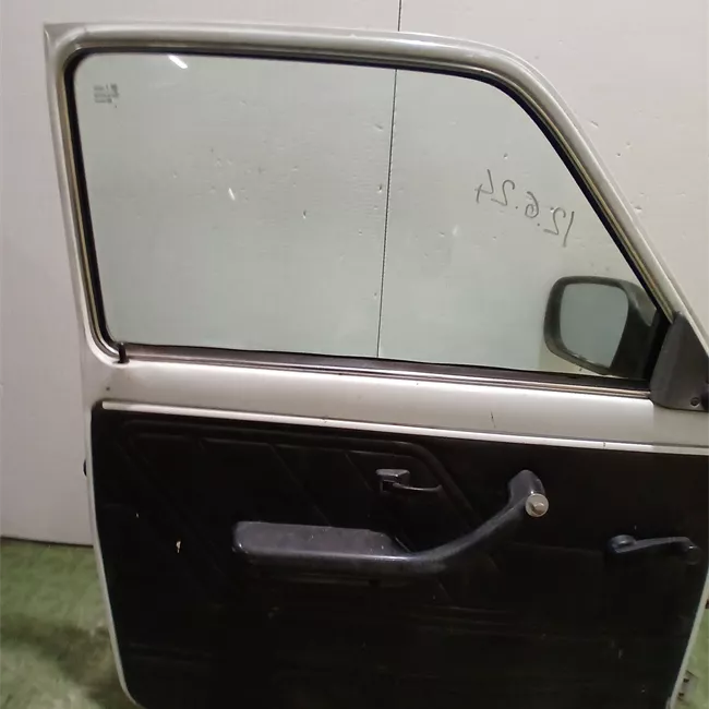 Porta anteriore sinistra