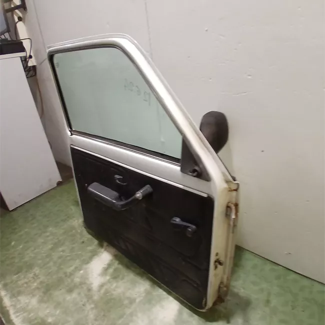 Porta anteriore sinistra