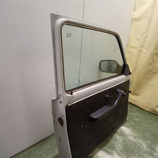 Porta anteriore sinistra