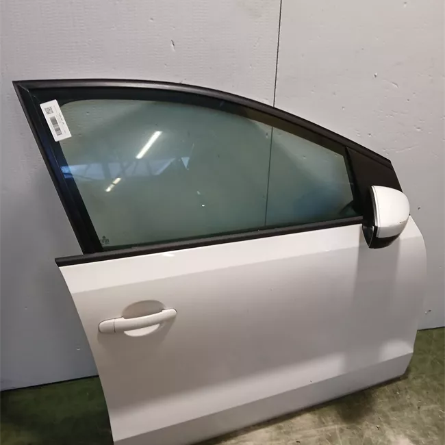 Porta anteriore destra