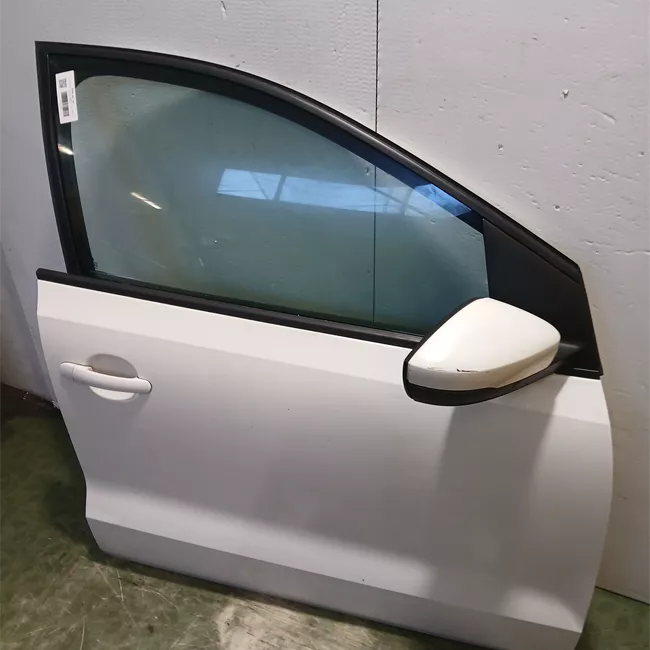 Porta anteriore destra