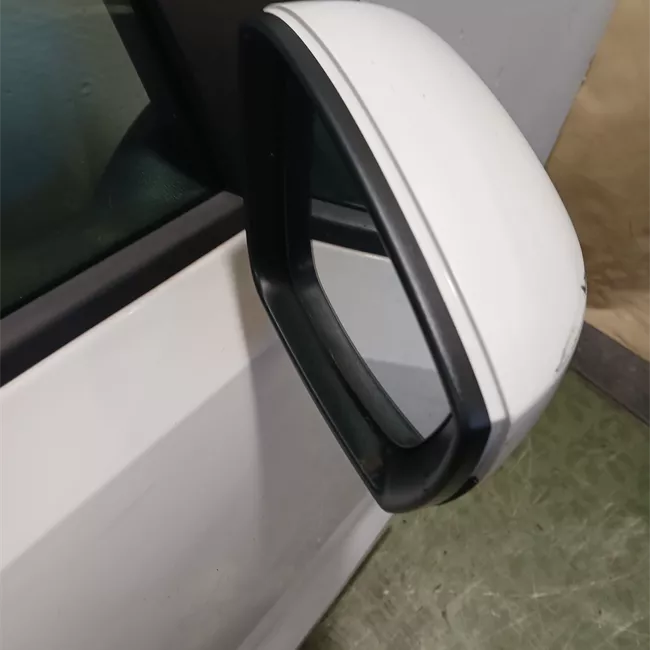 Porta anteriore destra