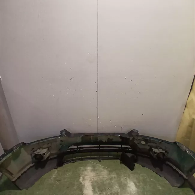 Paraurti anteriore con primer