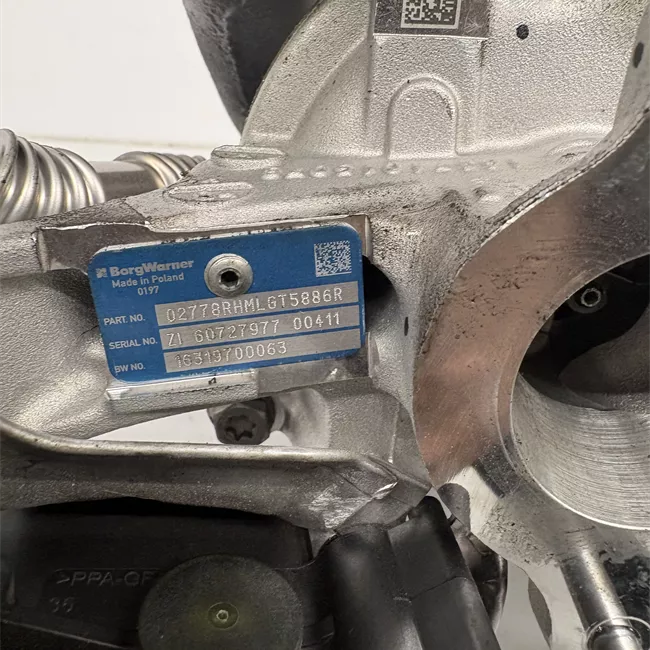 Turbocompressore con collettore scarico