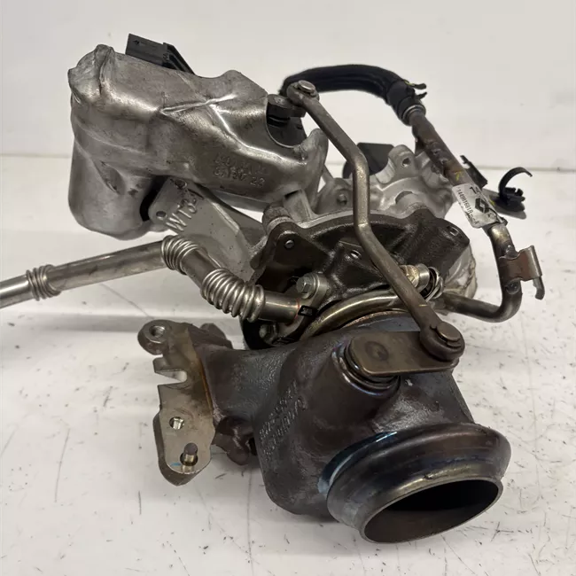 Turbocompressore con collettore scarico