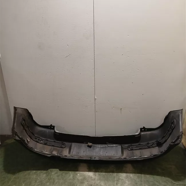 Paraurti posteriore con primer