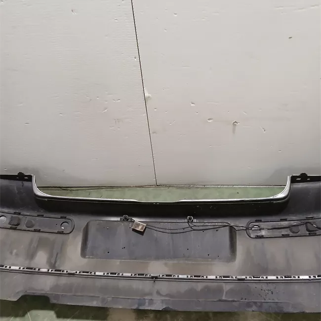 Paraurti posteriore con primer