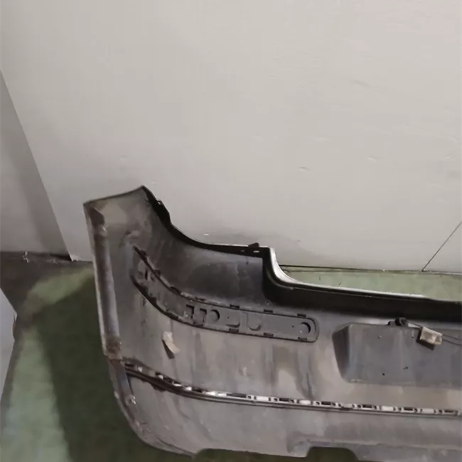 Paraurti posteriore con primer