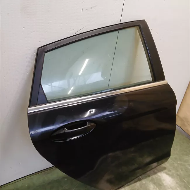 Porta posteriore destra