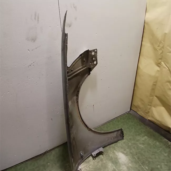 Parafango anteriore sinistro