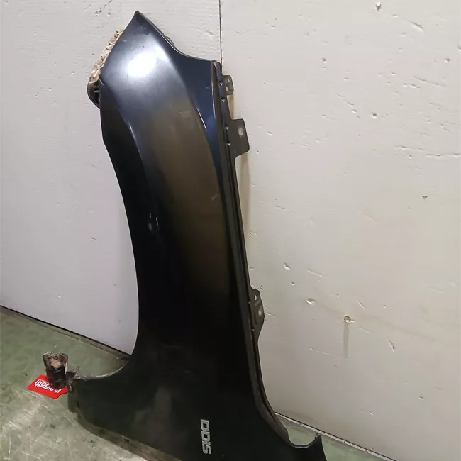 Parafango anteriore sinistro