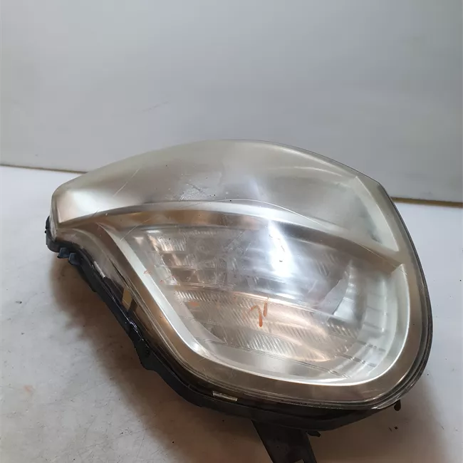 Proiettore destro Faro 02