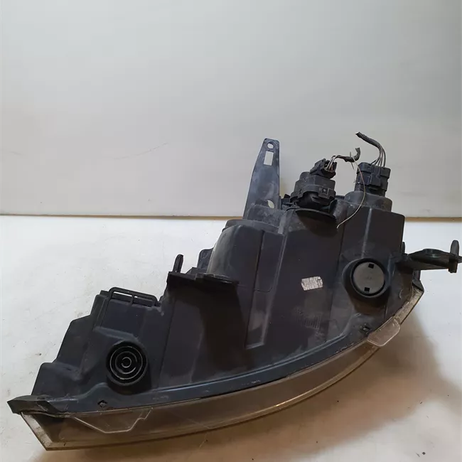 Proiettore destro Faro 02