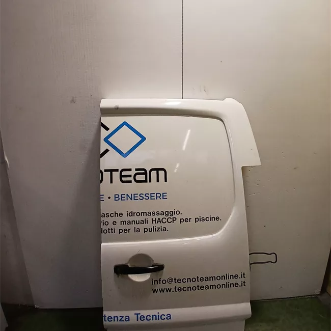 Porta carico posteriore a battente destra