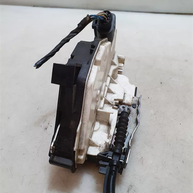 Serratura porta anteriore sinistra