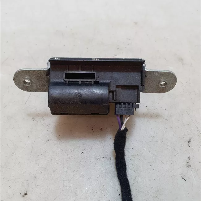 Serratura portello posteriore con aggancio