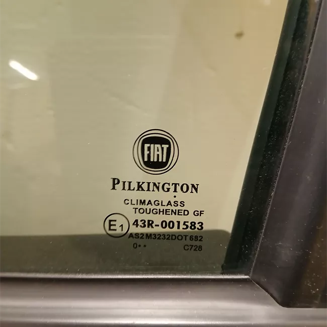 Porta anteriore sinistra