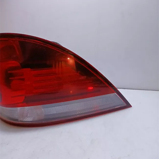 Fanale posteriore destro con fanale retronebbia