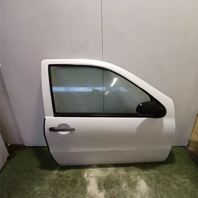 Porta anteriore destra