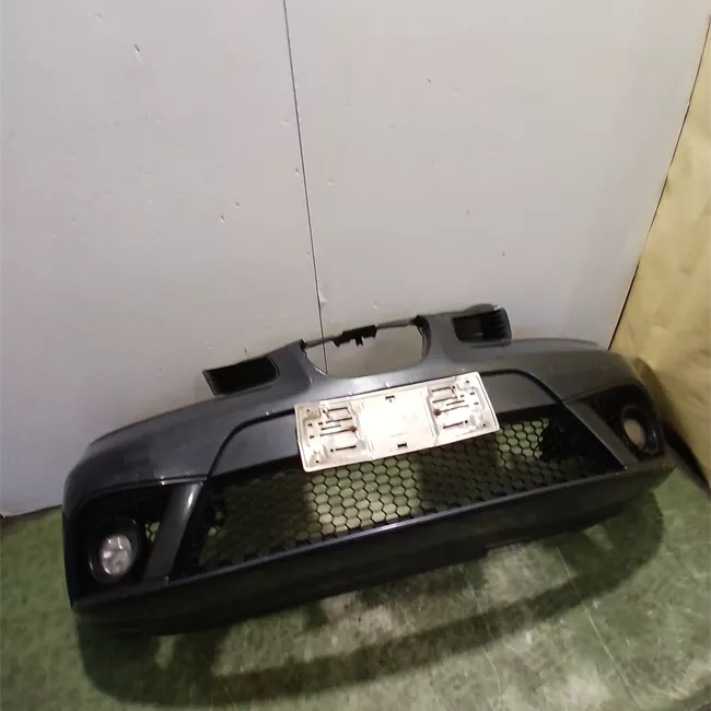 Paraurti anteriore con lavafari