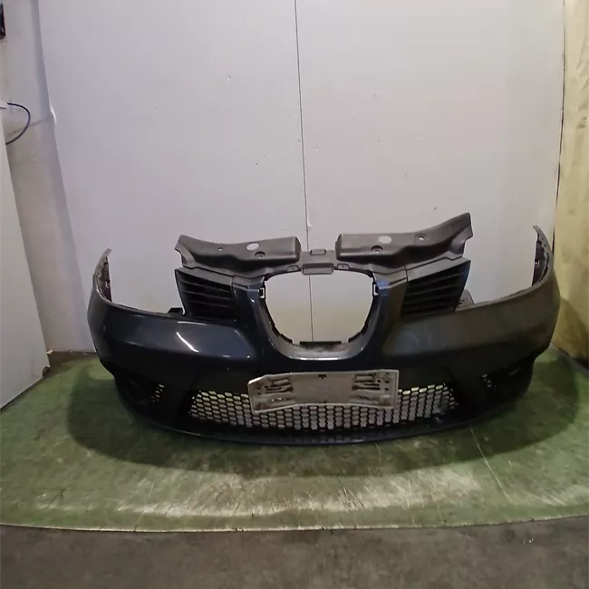 Paraurti anteriore con lavafari