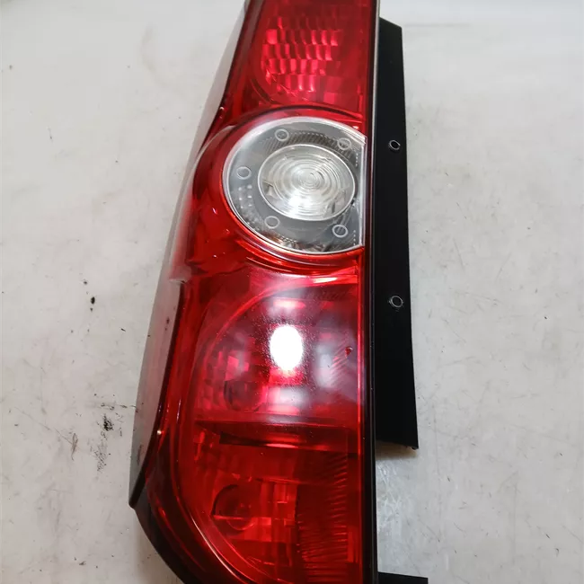 Fanale posteriore sinistro portello posteriore