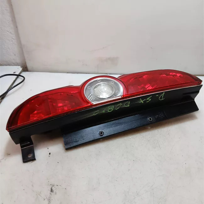 Fanale posteriore sinistro portello posteriore