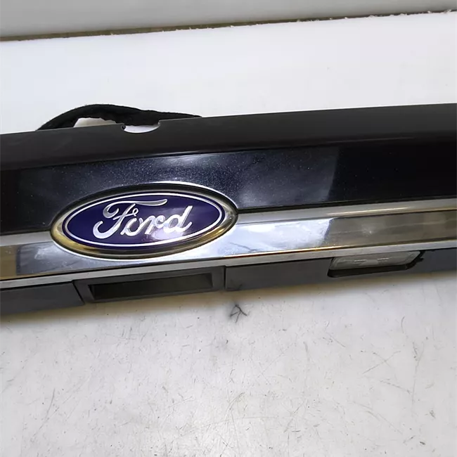 Maniglia portello posteriore con cromatura nero panther metallizzato