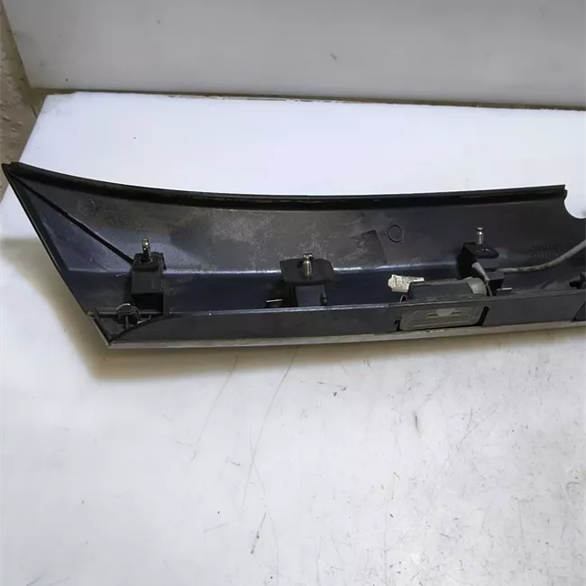 Maniglia portello posteriore con cromatura nero panther metallizzato