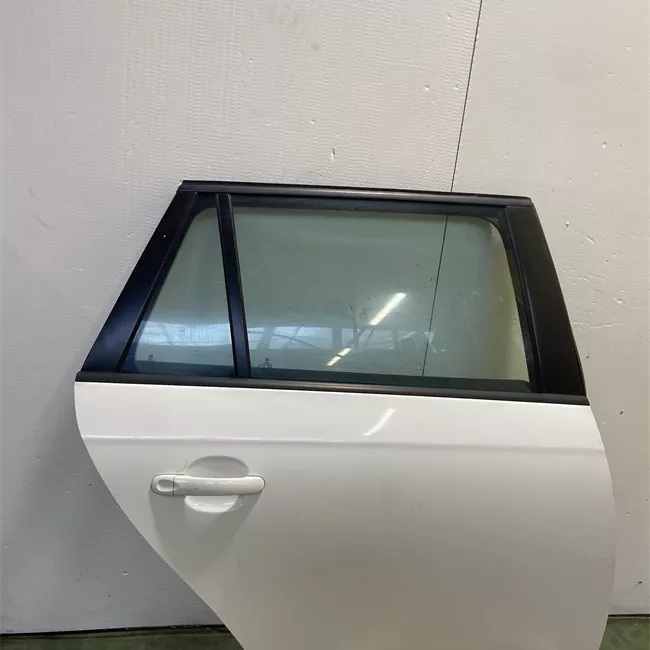 Porta posteriore destra