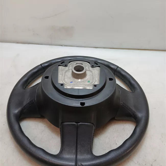 Volante con comandi al volante nero