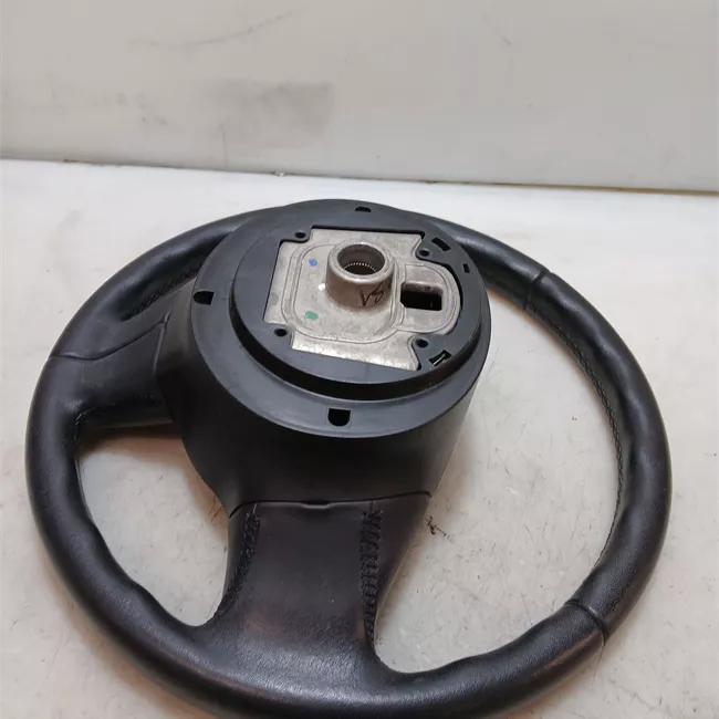 Volante con comandi al volante nero