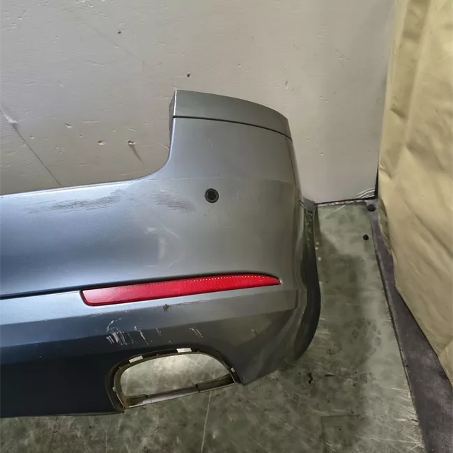 Paraurti posteriore con sensori parcheggio