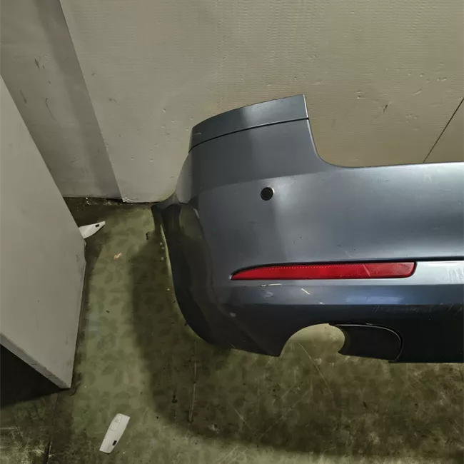 Paraurti posteriore con sensori parcheggio