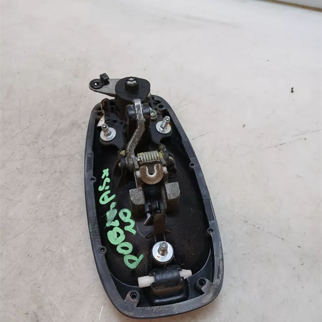 Maniglia porta anteriore sinistra