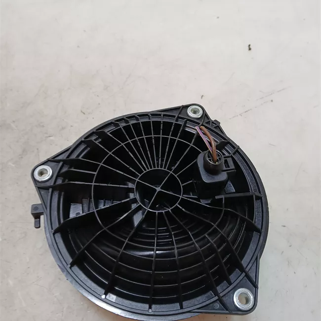 Maniglia portello posteriore con stemma cromo/nero