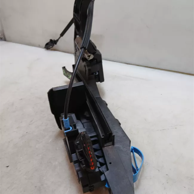 Serratura porta anteriore sinistra con sistem chiusura centrale