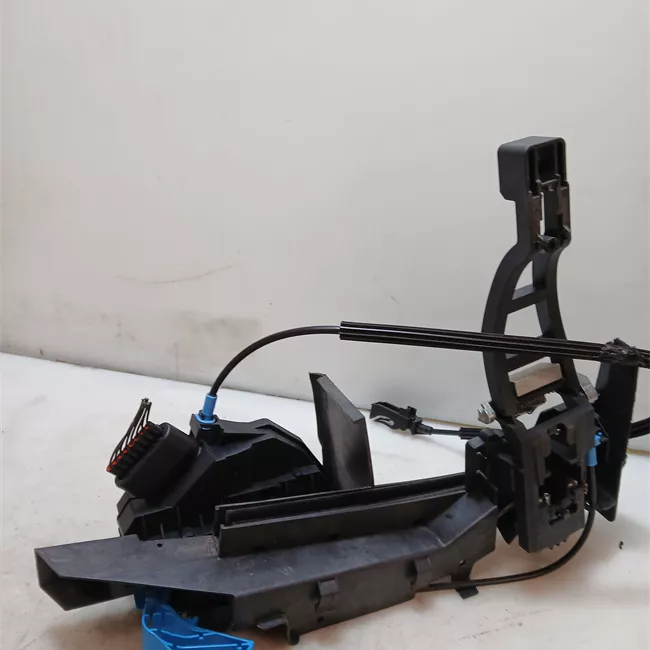 Serratura porta anteriore sinistra con sistem chiusura centrale