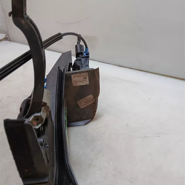 Serratura porta anteriore sinistra con sistem chiusura centrale