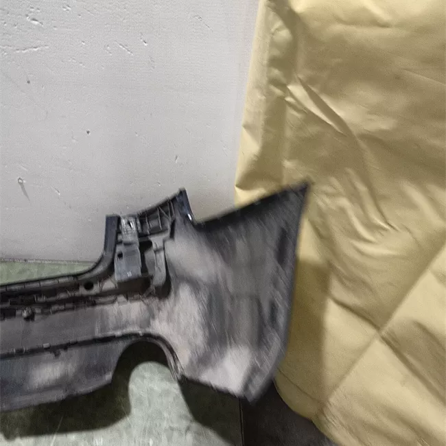 Paraurti posteriore con sensore parcheggio primer