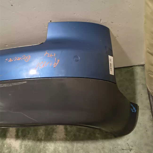 Paraurti posteriore con sensori parcheggio