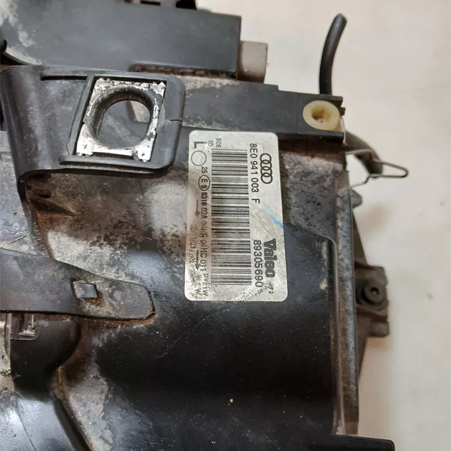 Proiettore sinistro regolazione altezza