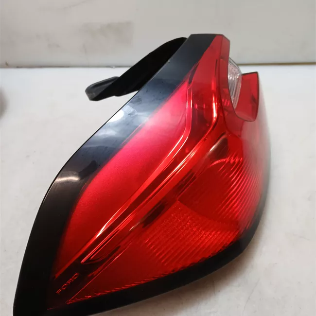 Fanale posteriore parte esterno sinistro