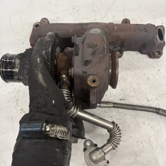 Turbocompressore con collettore scarico