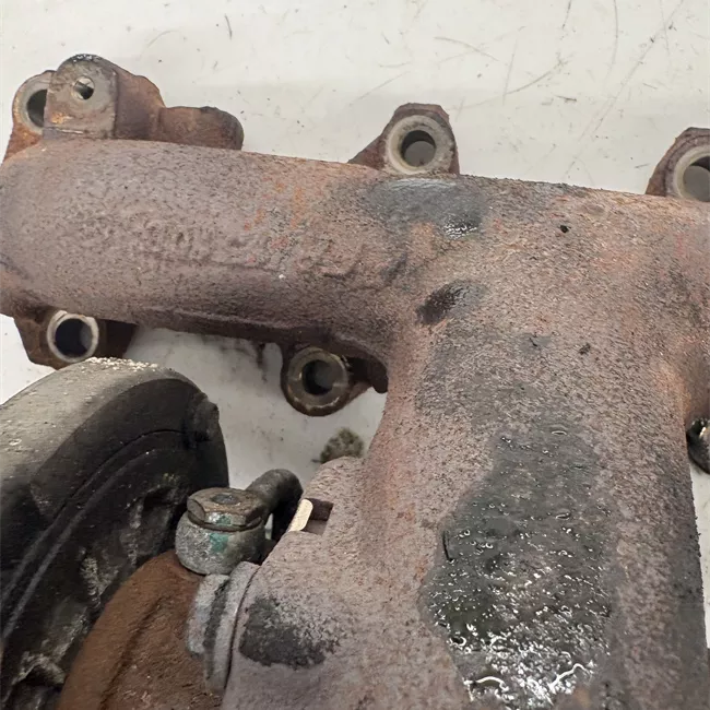 Turbocompressore con collettore scarico