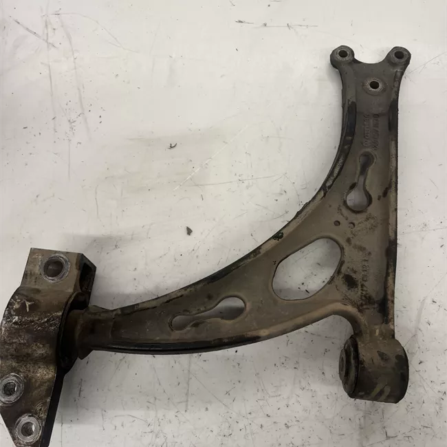 Braccio oscillante sospensione anteriore destro Ghisa