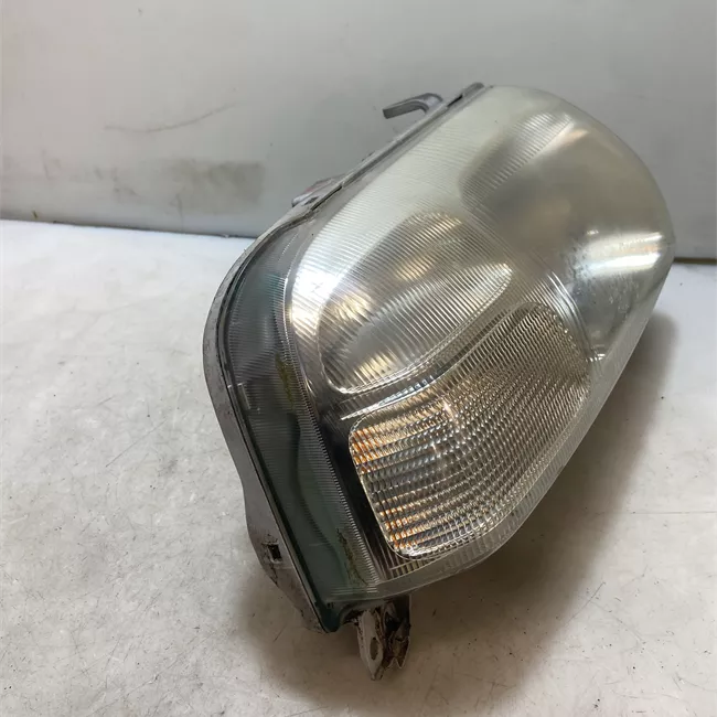 Proiettore con regolatore altezza destro